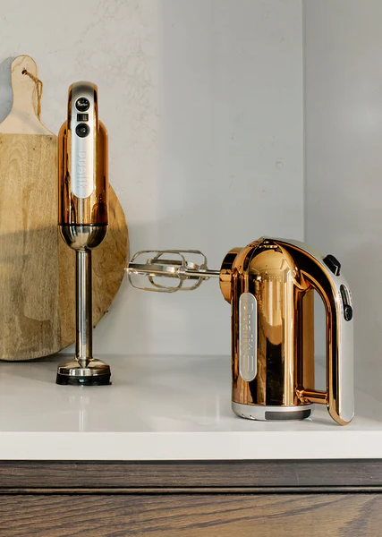 HAND-MIXER
